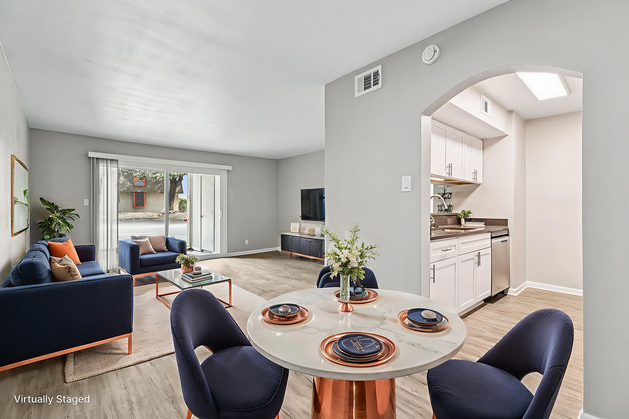 Amber Hill - Photo 5 of 38