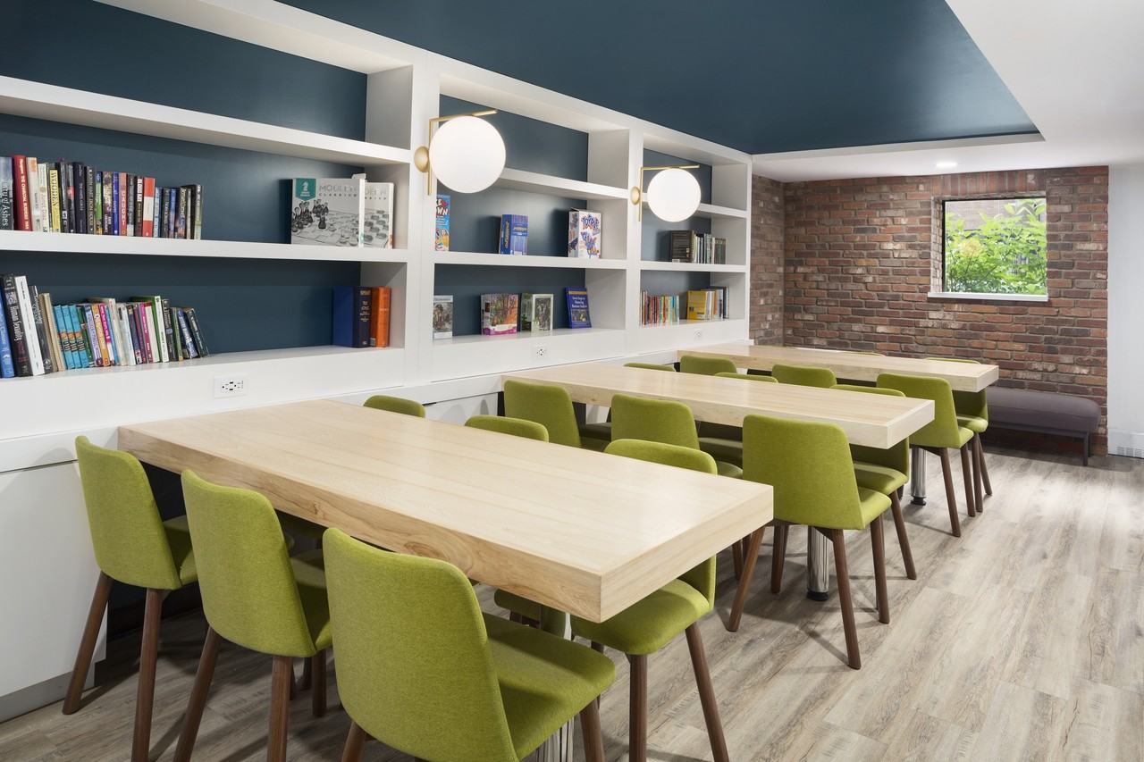 Royal View Apartments - Photo 5 of 28