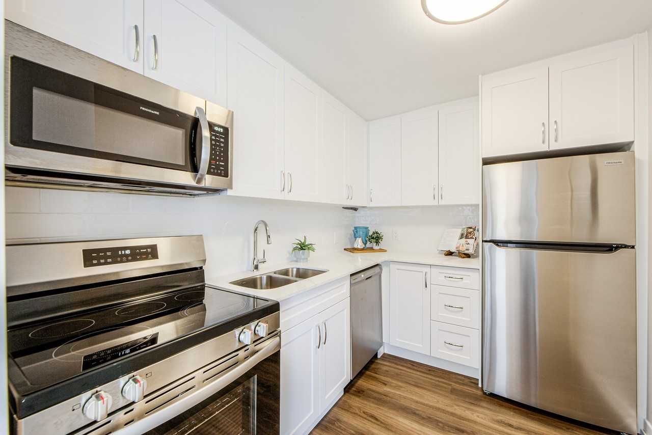 Parkway Village - Photo 4 of 31