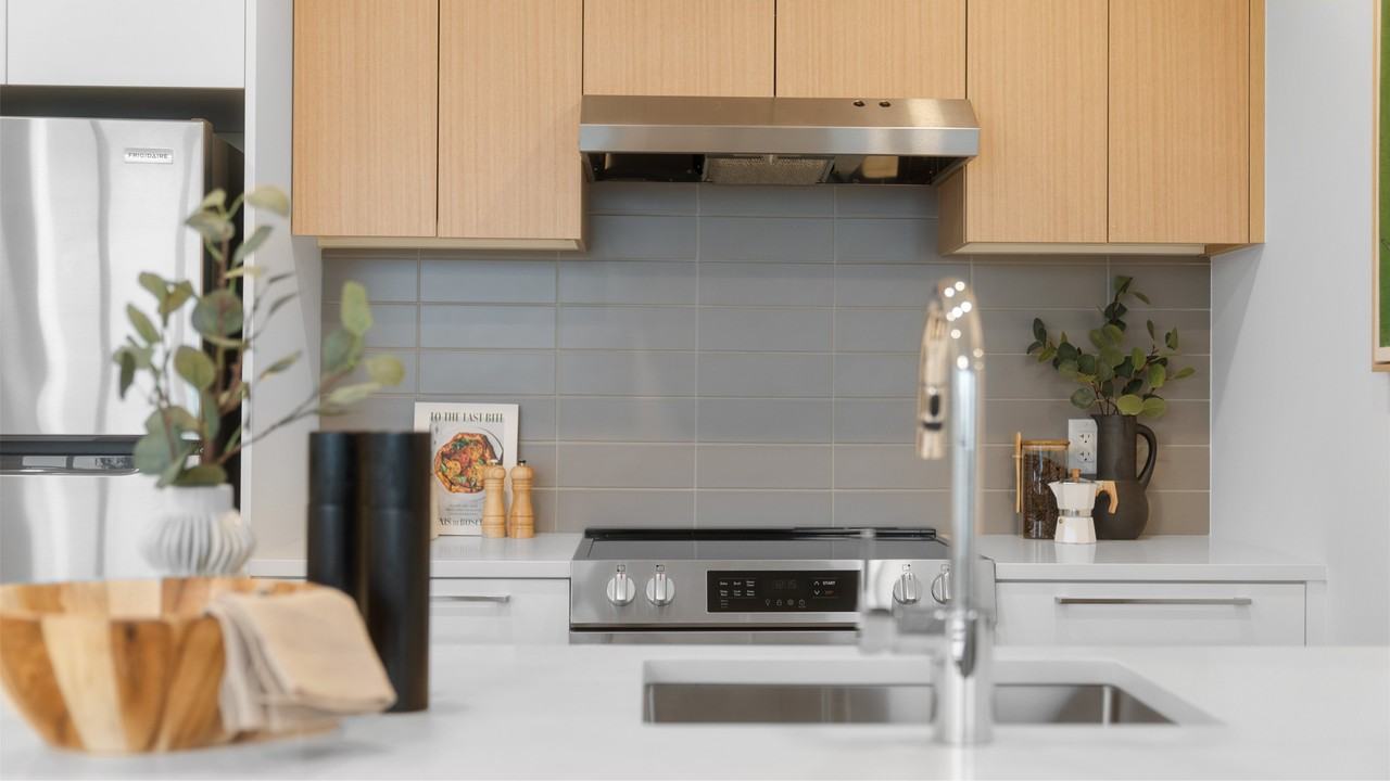 Meridian - Photo 2 of 12