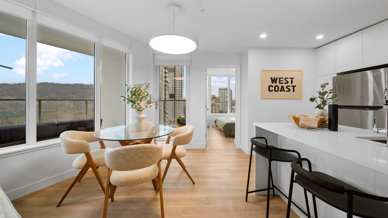 Meridian - Photo 3 of 12