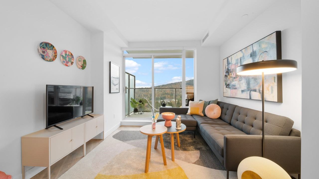 Meridian - Photo 5 of 12