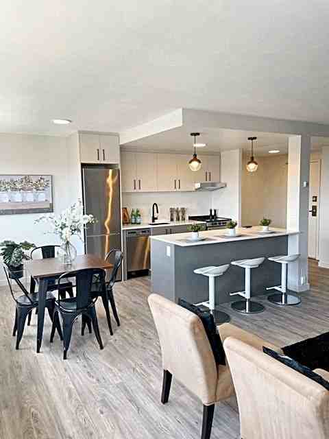 Wentworth Plaza - Photo 2 of 50