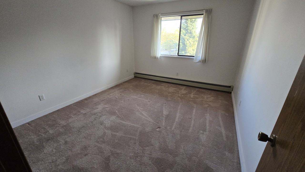 3026, 3044 & 3046 Clearbrook Road - Photo 5 of 37