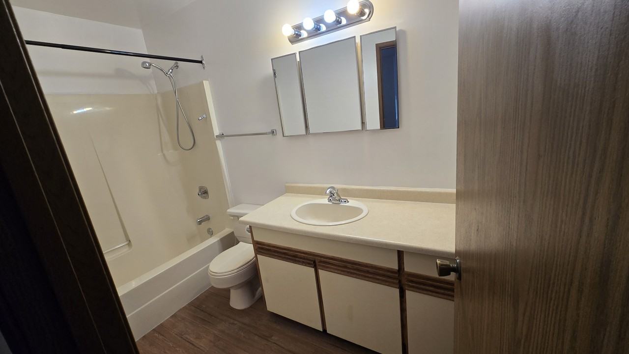 3026, 3044 & 3046 Clearbrook Road - Photo 6 of 37