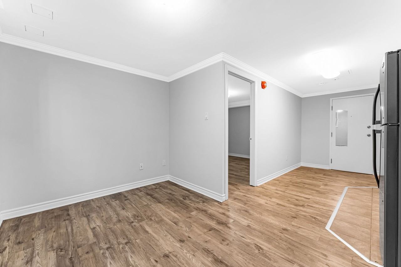 235 Charlotte St - Photo 2 of 36