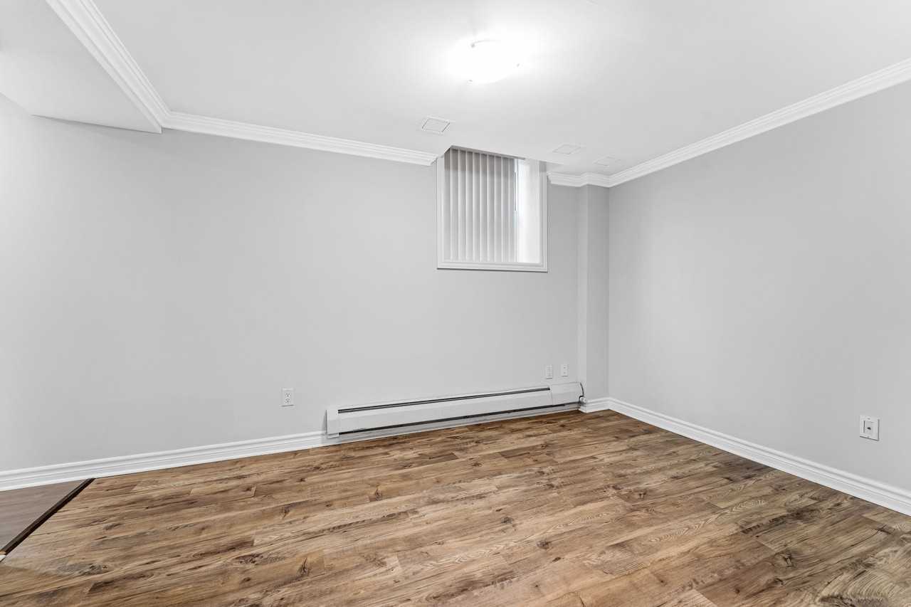 235 Charlotte St - Photo 4 of 36