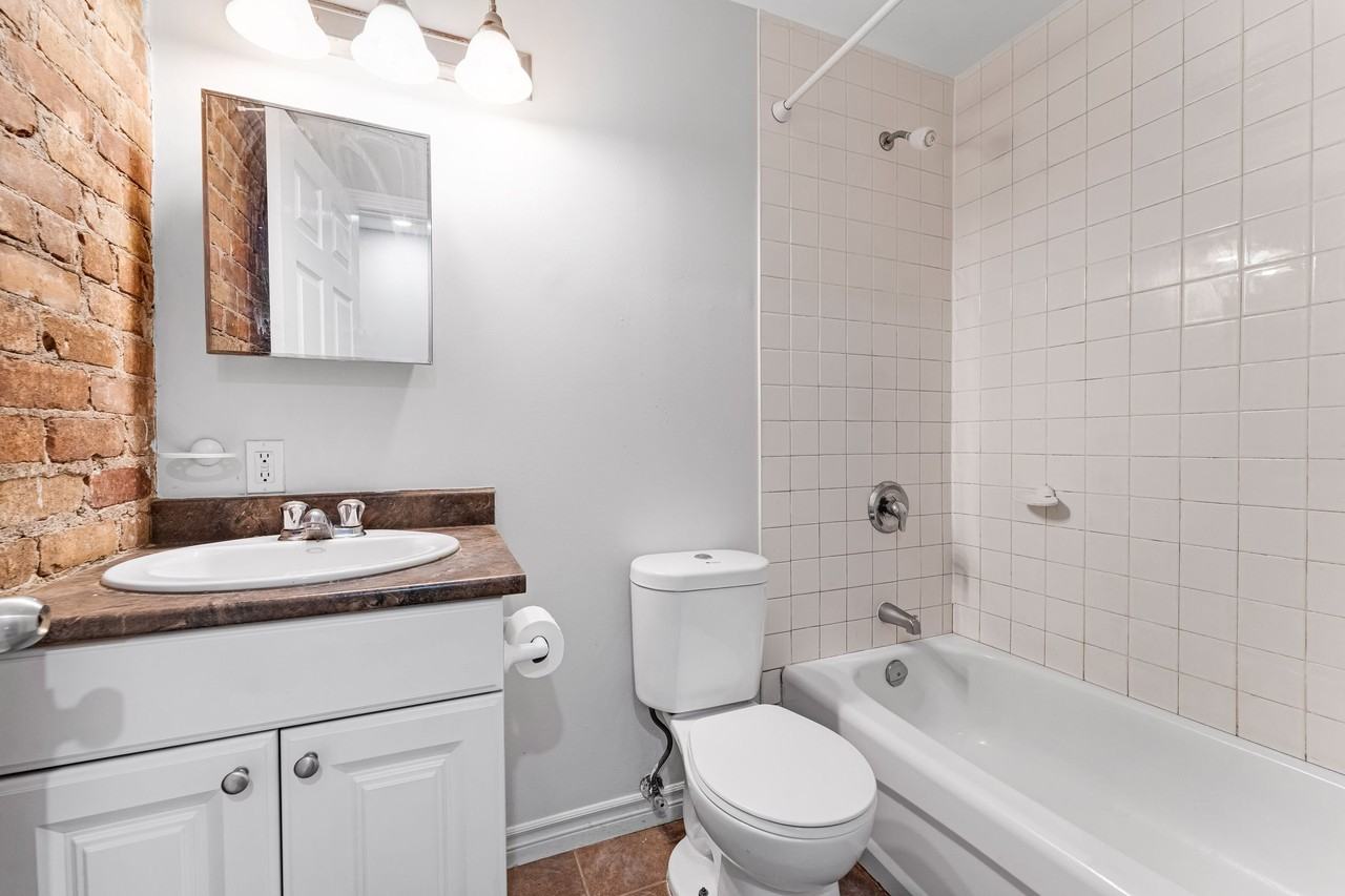 235 Charlotte St - Photo 5 of 36