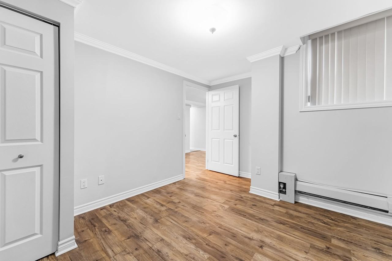 235 Charlotte St - Photo 7 of 36