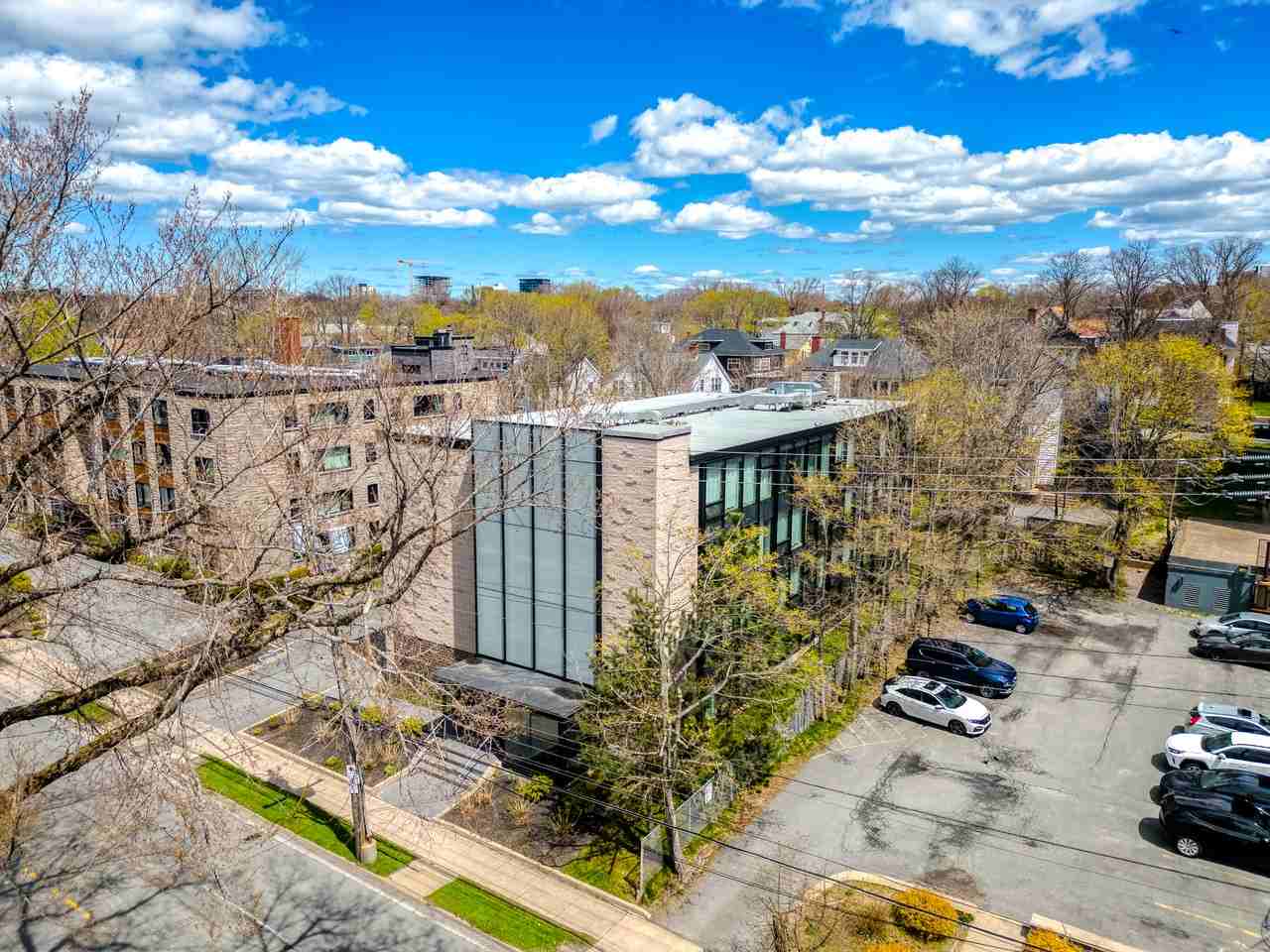 Oxford House - Photo 3 of 28