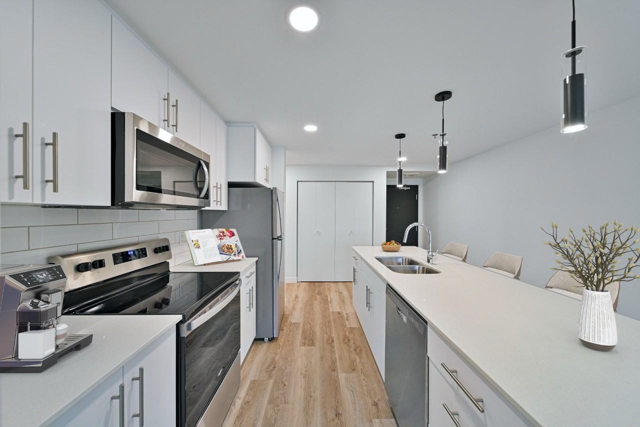 The Bolt - Photo 3 of 16