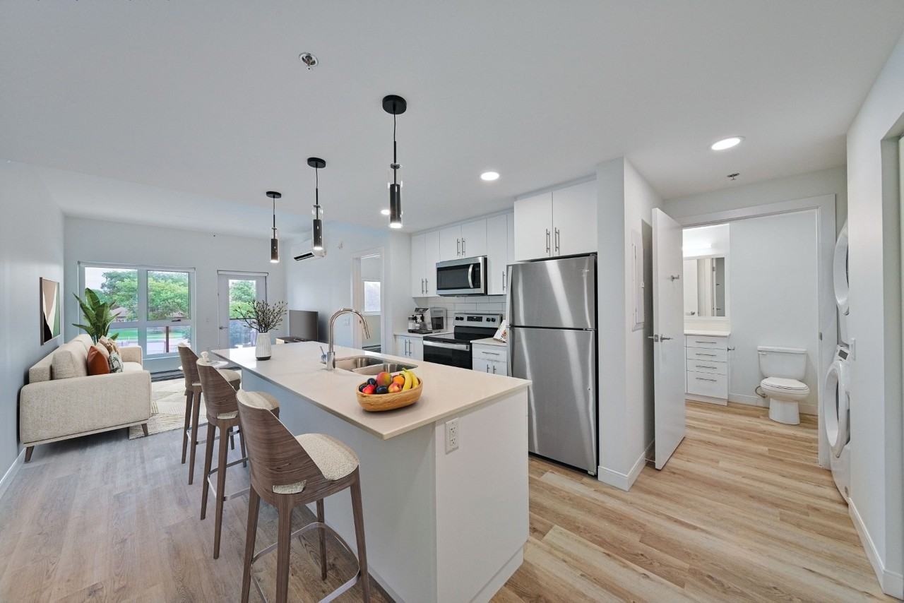 The Bolt - Photo 6 of 16