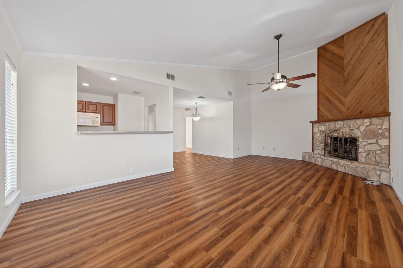 609 Oak Park Dr #1 - Photo 5 of 26