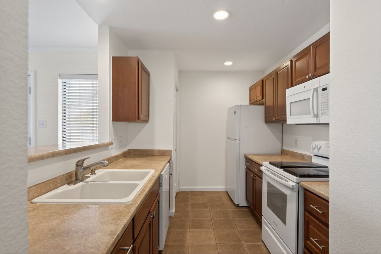 609 Oak Park Dr #1 - Photo 7 of 26