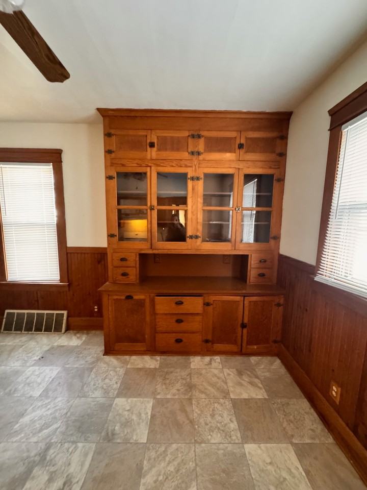 1911 Geneva St #1 - Photo 2 of 9