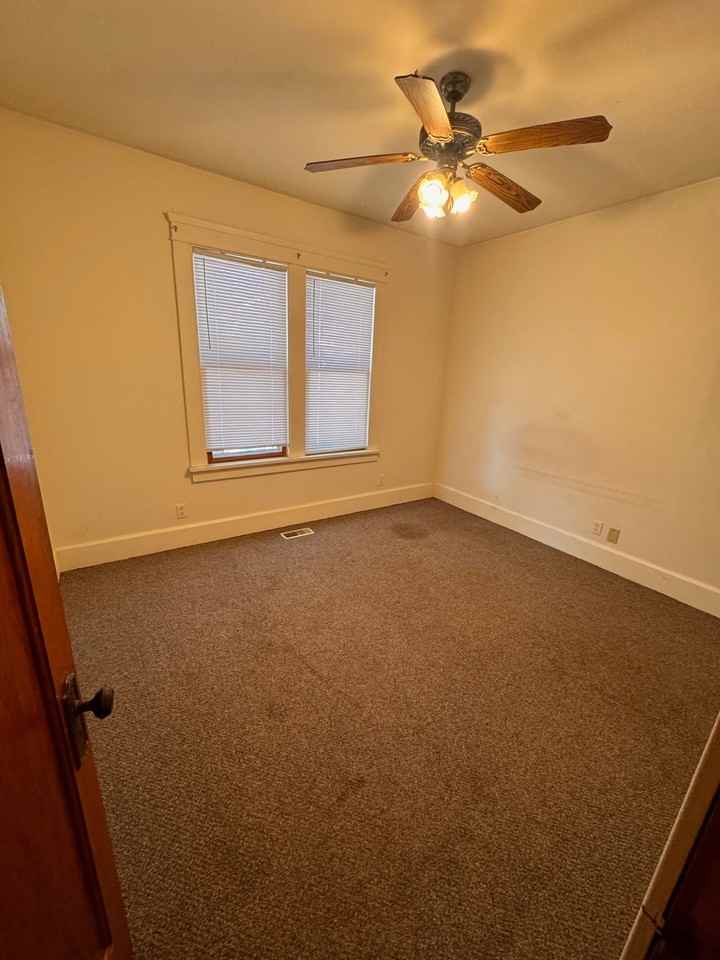 1911 Geneva St #1 - Photo 7 of 9