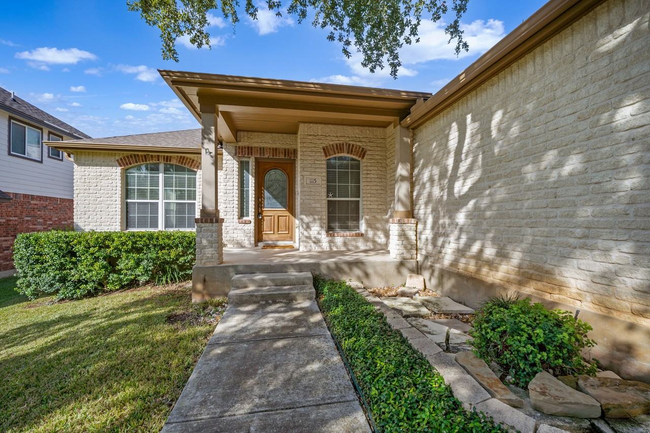 1115 Willow Knl #1 - Photo 3 of 37