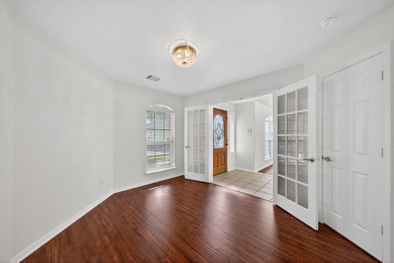 1115 Willow Knl #1 - Photo 5 of 37