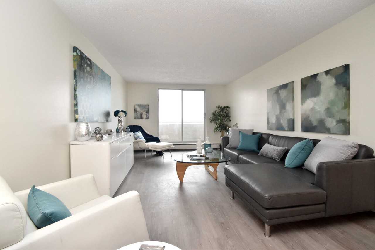 Elizabeth Towers - Photo 2 of 8