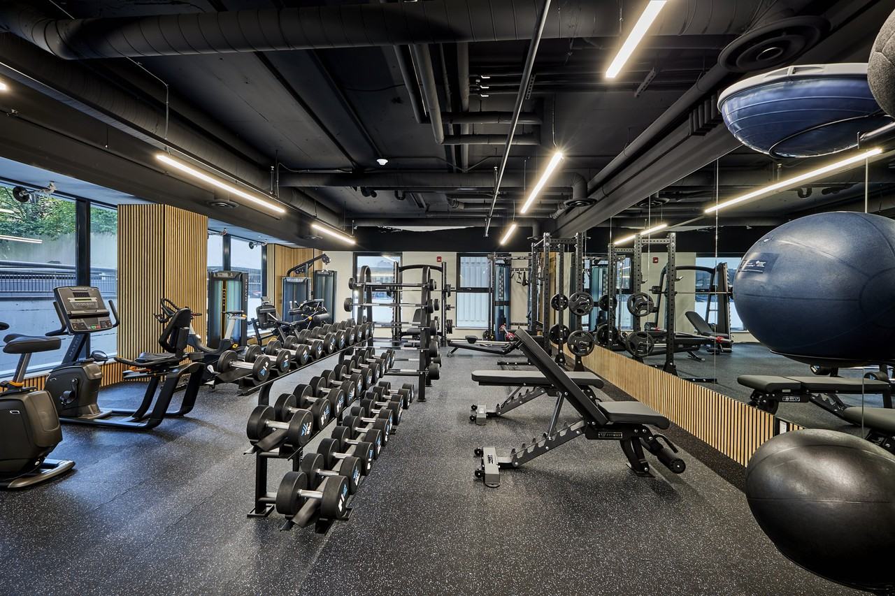 Dominion Centre - Photo 2 of 33