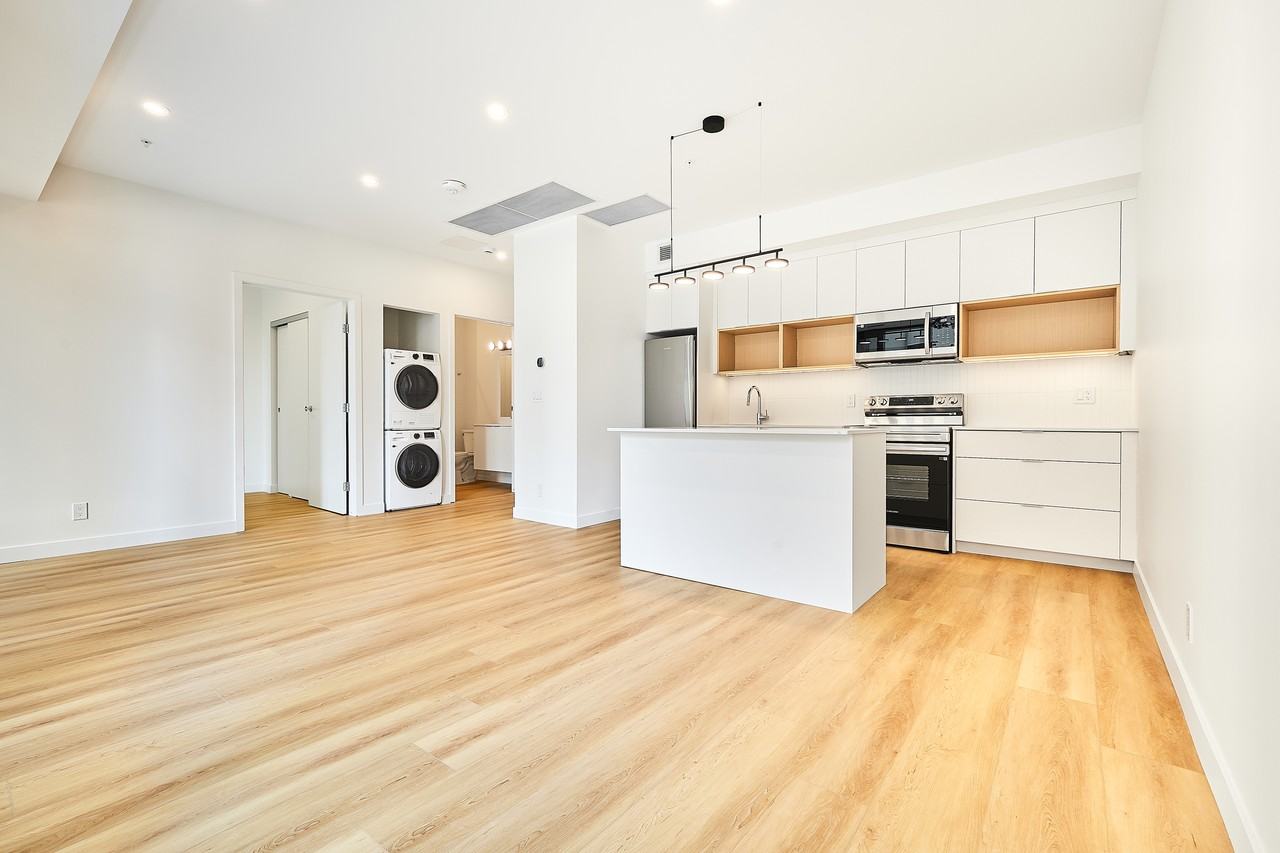 Dominion Centre - Photo 3 of 33