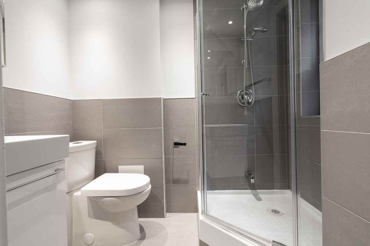 160 Huron Street - Photo 5 of 50