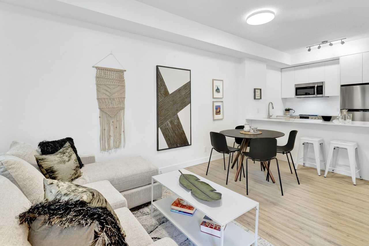 Elva - Photo 4 of 18