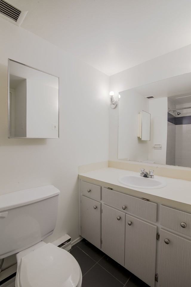 2285 Saint-Mathieu Street - Photo 4 of 50