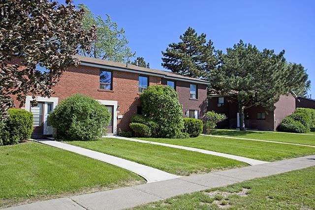 Balmoral Townhomes - Photo 6 of 13