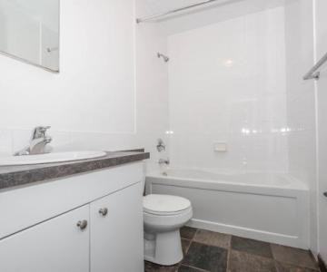 Grandin - Photo 6 of 7