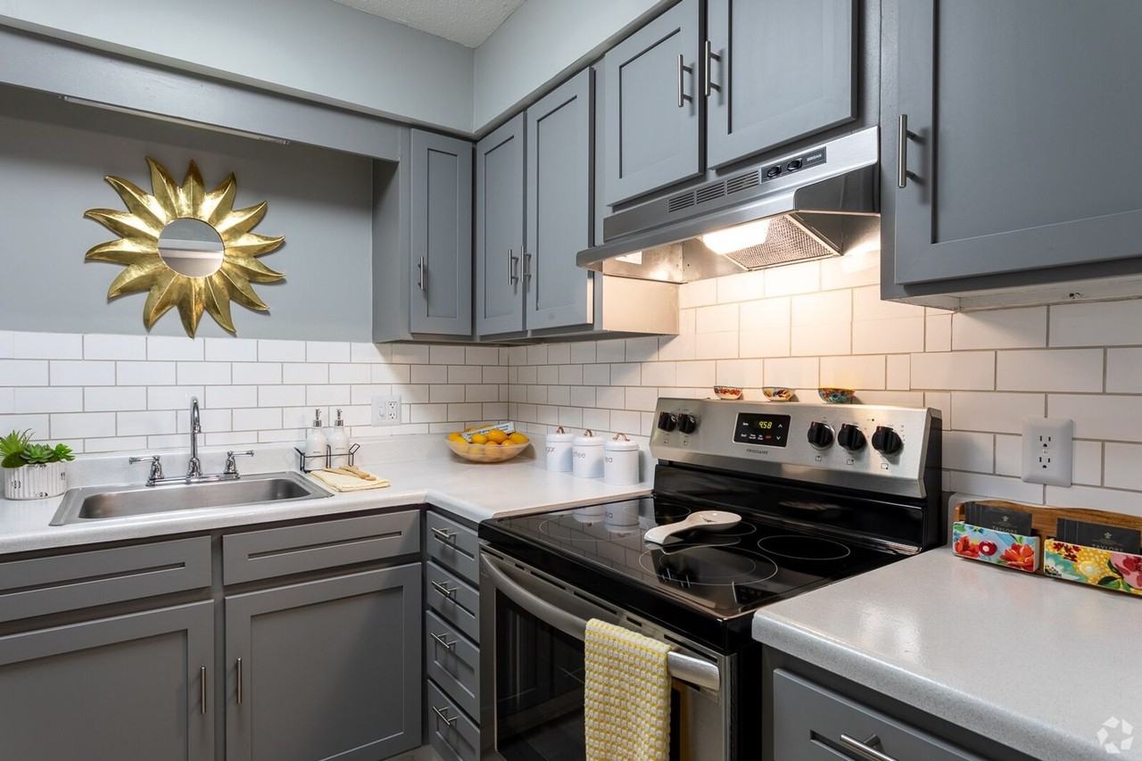 2231 Shadow Valley Road - Photo 2 of 15