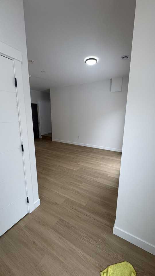 116 43 Ave Ne - Photo 5 of 22