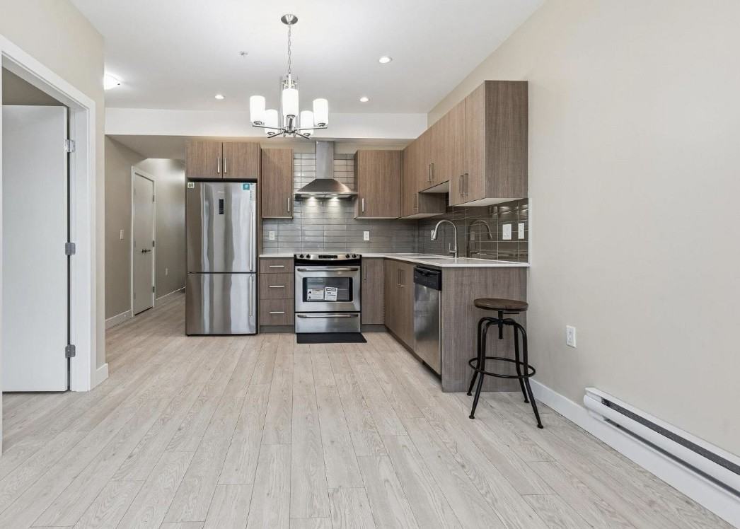 3138 Renfrew St - Photo 3 of 18