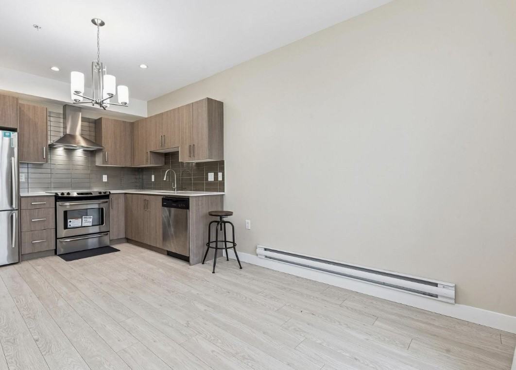 3138 Renfrew St - Photo 4 of 18