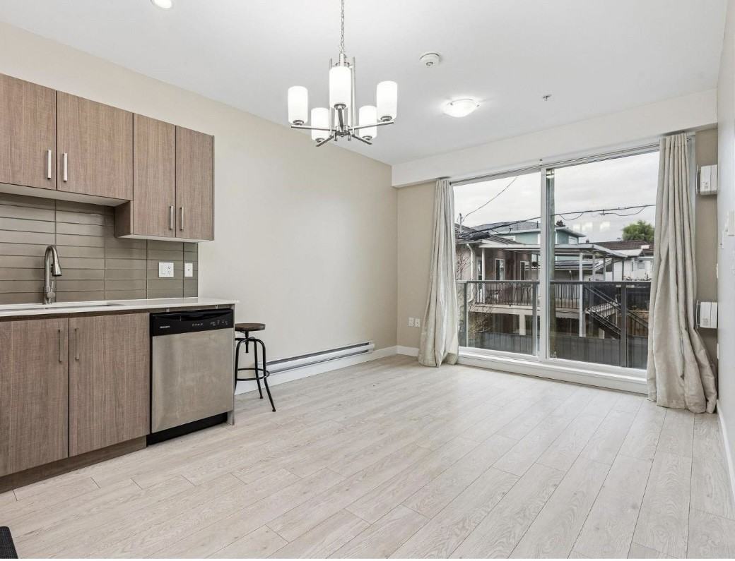 3138 Renfrew St - Photo 6 of 18