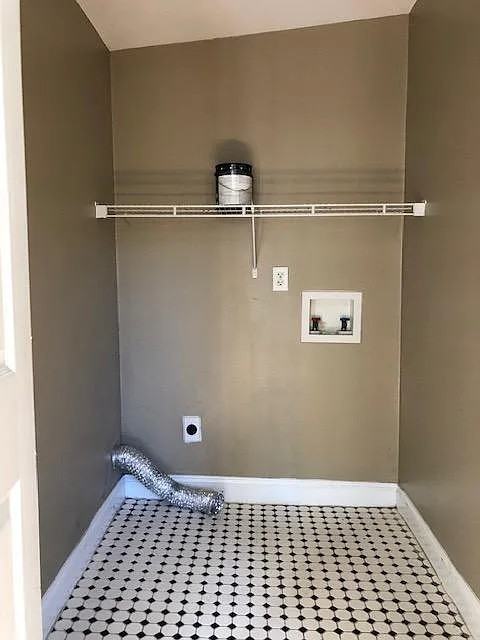 108 Lawn St #1 - Photo 6 of 11