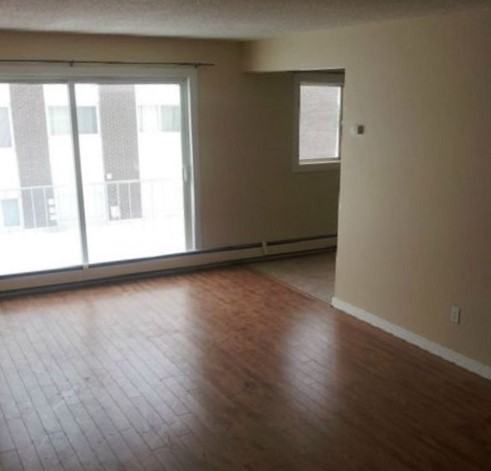 Capilano Court - Photo 3 of 8