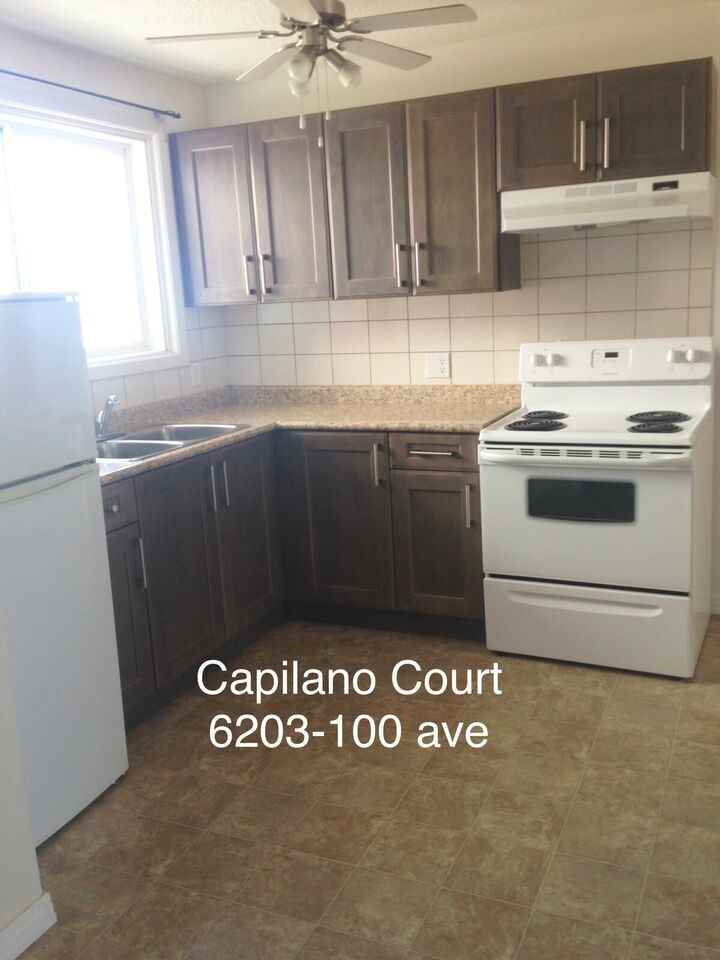 Capilano Court - Photo 5 of 8