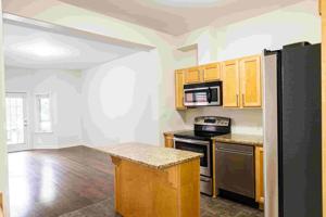 featured image of 34 1330-34 Queen St