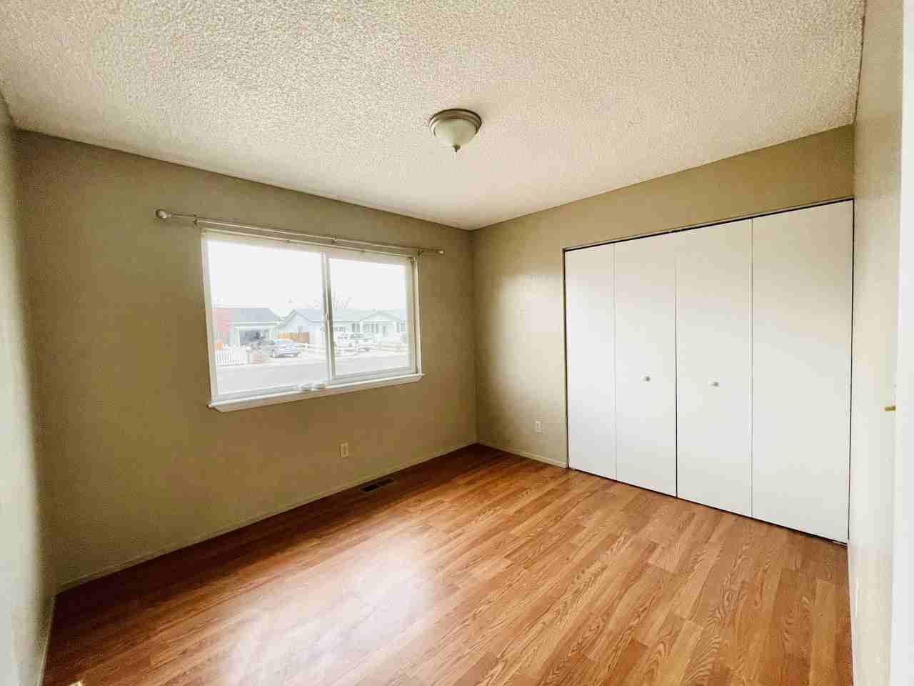 1041 Warwick Ave #1 - Photo 4 of 8