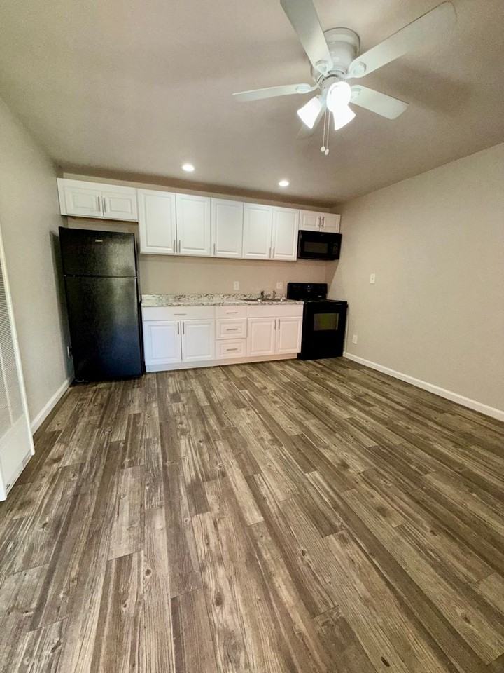 The Citadel Apartments - Photo 2 of 7