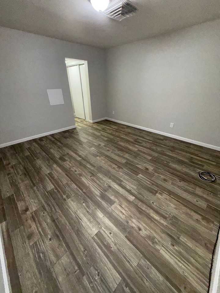 The Citadel Apartments - Photo 6 of 7