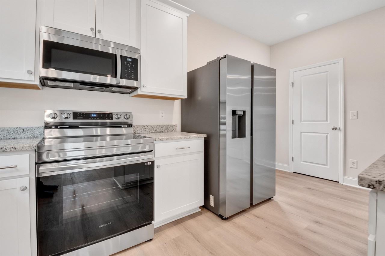 2466 E 21st St #1 - Photo 3 of 15