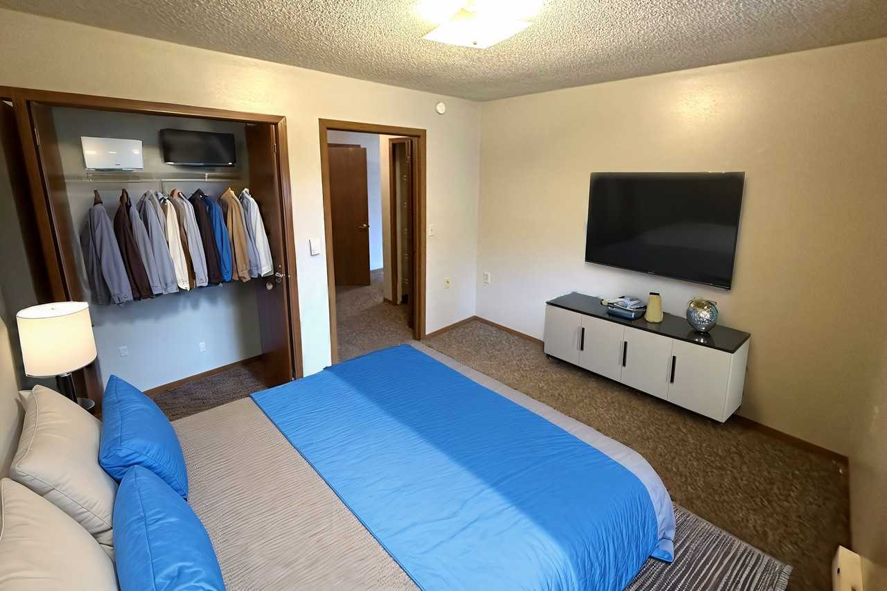 608 W 3rd St #1 - Photo 7 of 10