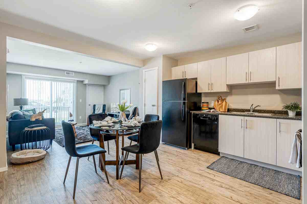 Lakecrest Apartments - Photo 5 of 14