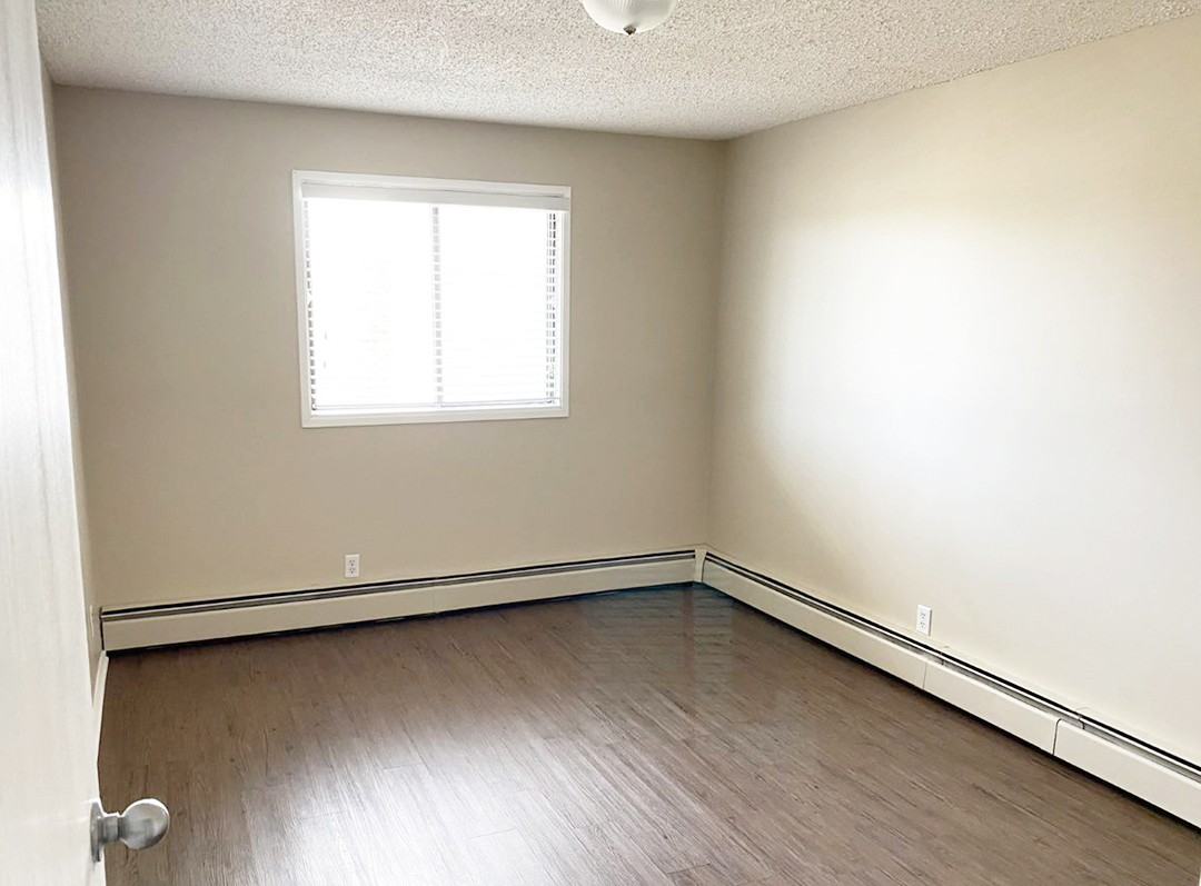 Cedar Manor - Photo 7 of 10