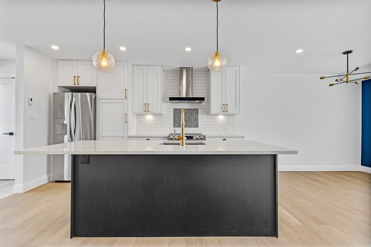 660 Hochelaga Street - Photo 4 of 22