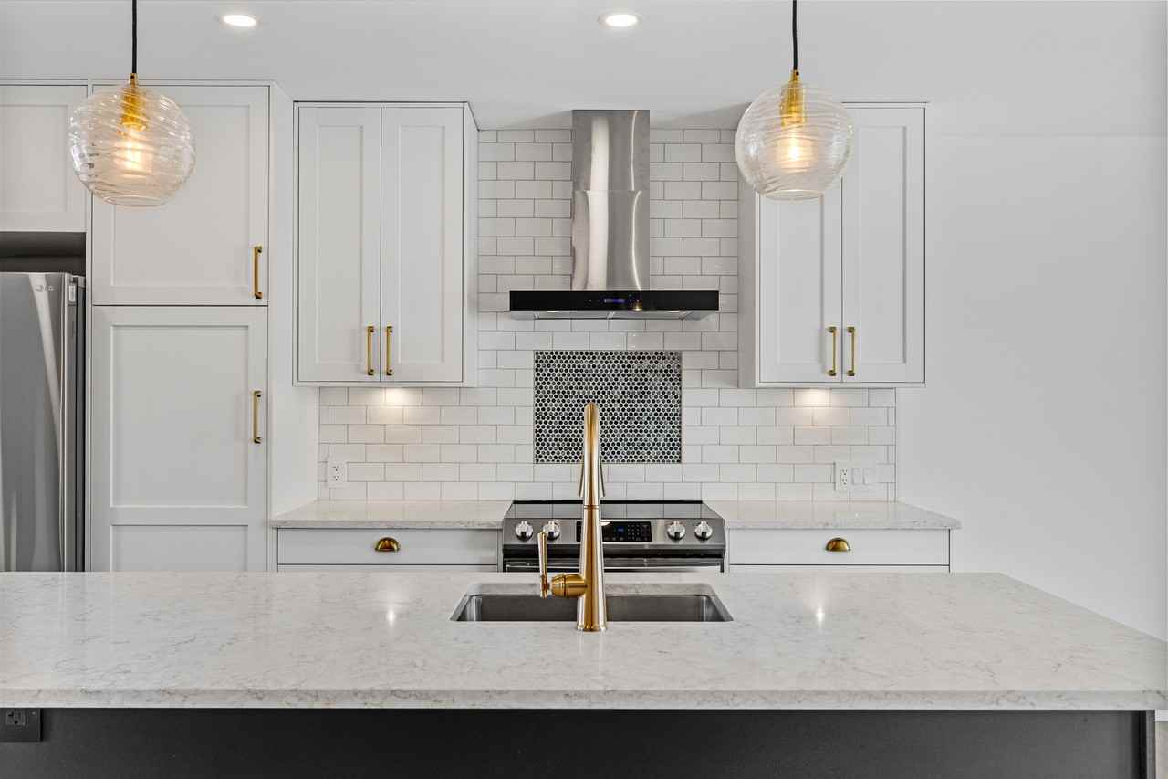 660 Hochelaga Street - Photo 5 of 22