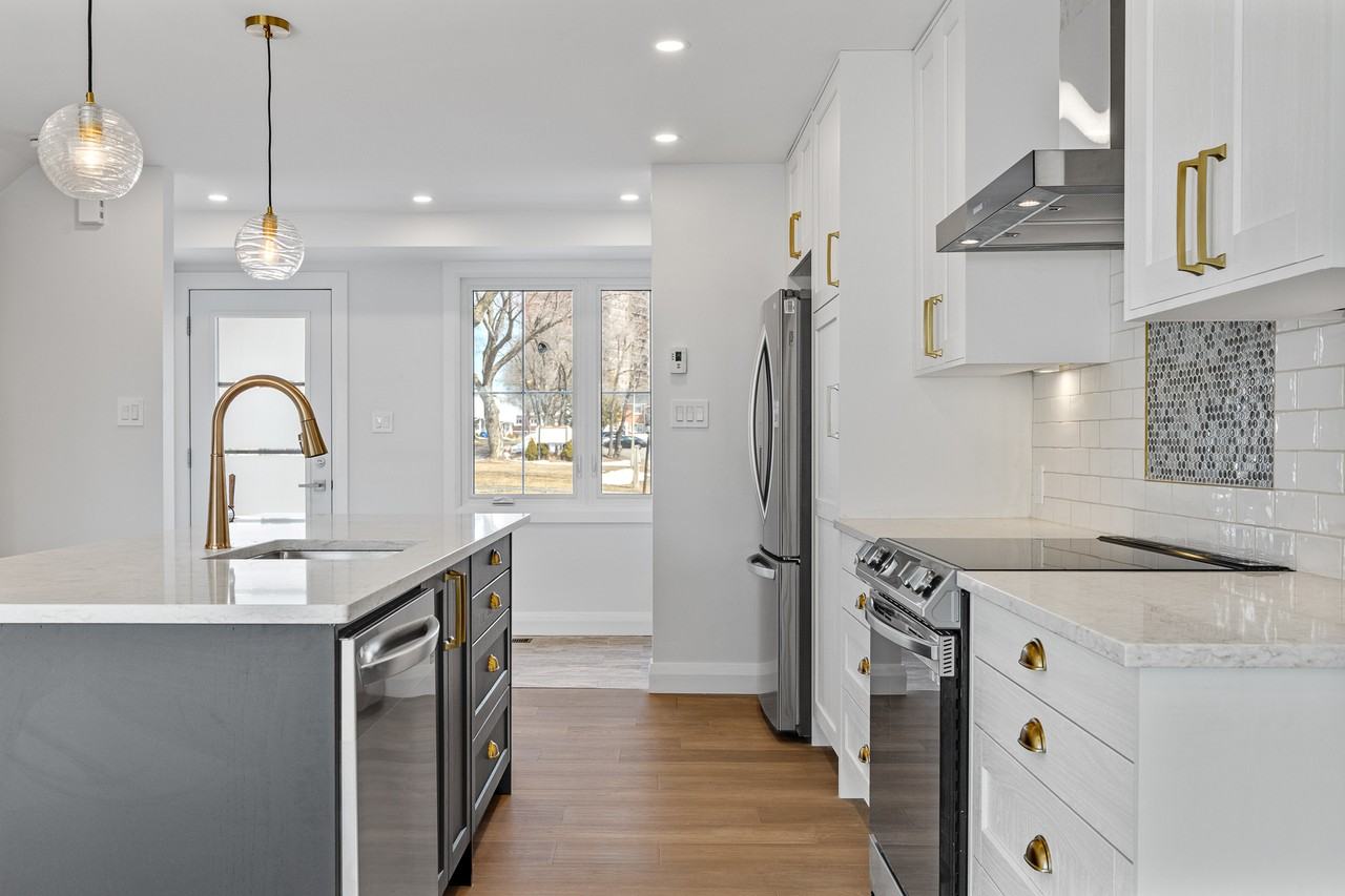 660 Hochelaga Street - Photo 7 of 22