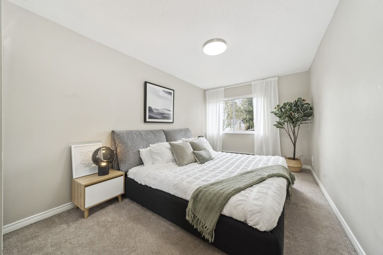 Surrey Gardens - Photo 2 of 39